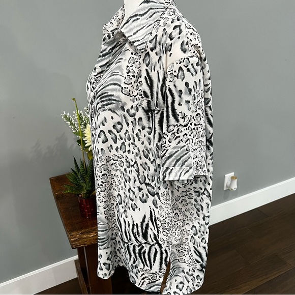 For Me Short Sleeve Blouse with Shoulder Pads - Picture 6 of 14